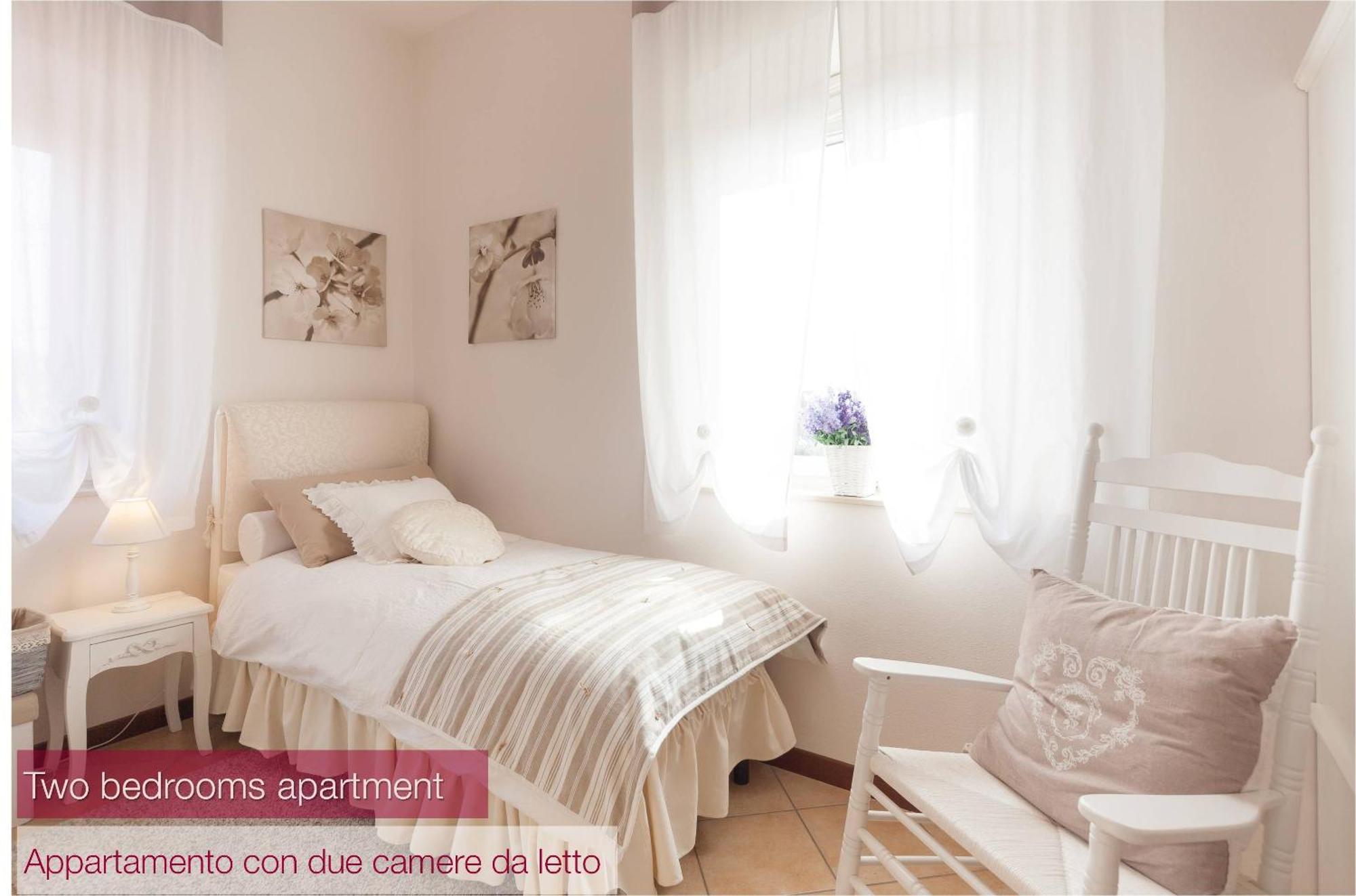 Nina Guest House Longare Rum bild